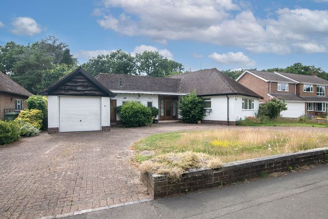 3 bed property, in Woodside Way, £576,000