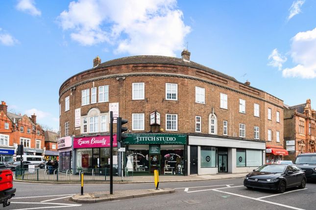 3 bed property, in The Quadrant, £550,000