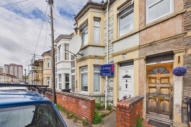 2 bed property, in Hayward Road, £260,000