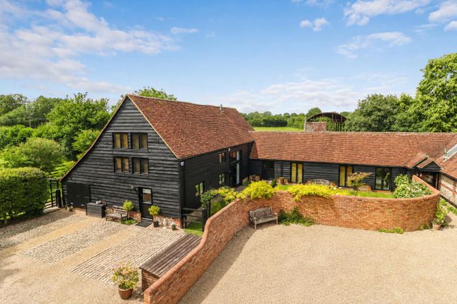5 bed property, in Bellingdon, £1,600,000