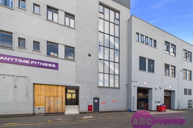 1 bed property, in Oliver Street, £55,000