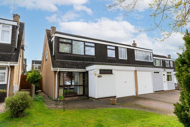 4 bed property, in Maple Close, £350,000