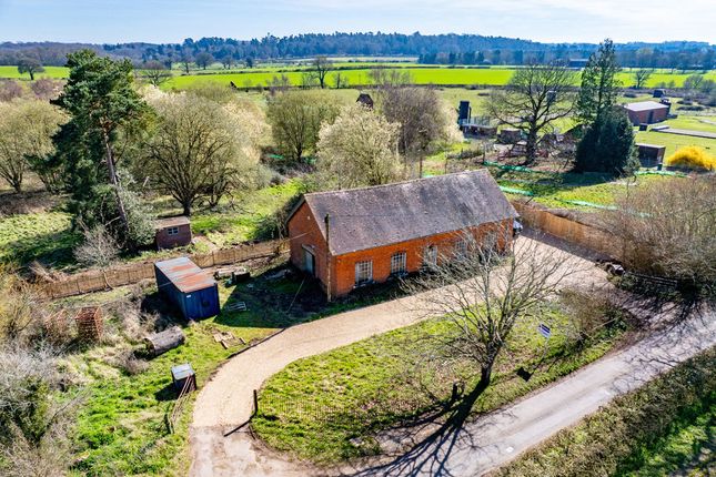 3 bed property, in Woburn Lane, £750,000