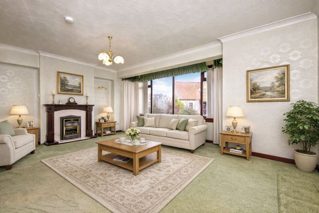 5 bed property, in Kilrenny Lea, £330,000