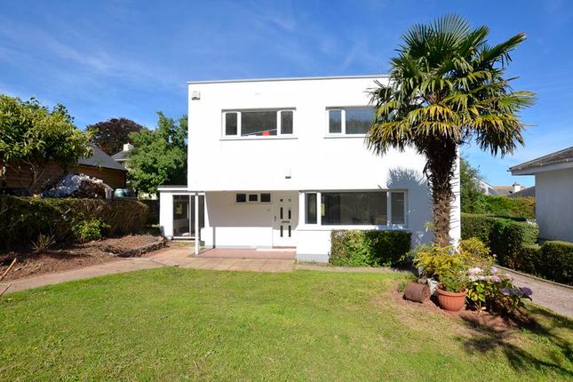 3 bed property, in North Rocks Road, £535,000