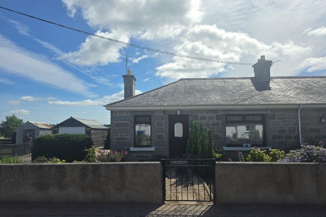 2 bed property, in Main Road, £150,000