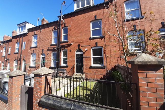 2 bed property, in Barton Terrace, £80,000