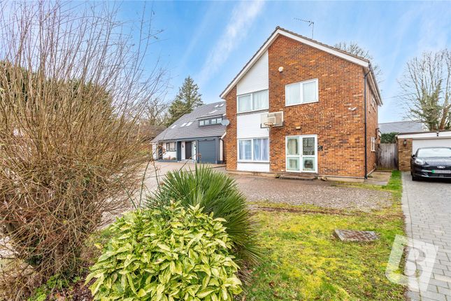 5 bed property, in Applegate, £600,000