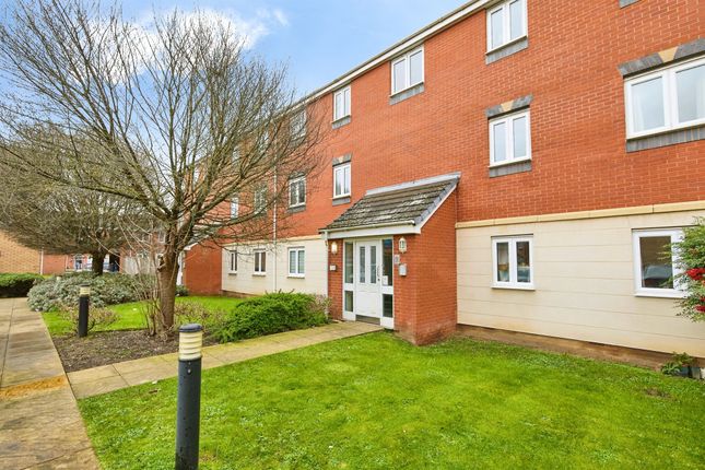 2 bed property, in Ocean Court, £90,000