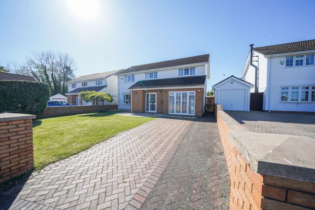 4 bed property, in Clos Tirffordd, £400,000