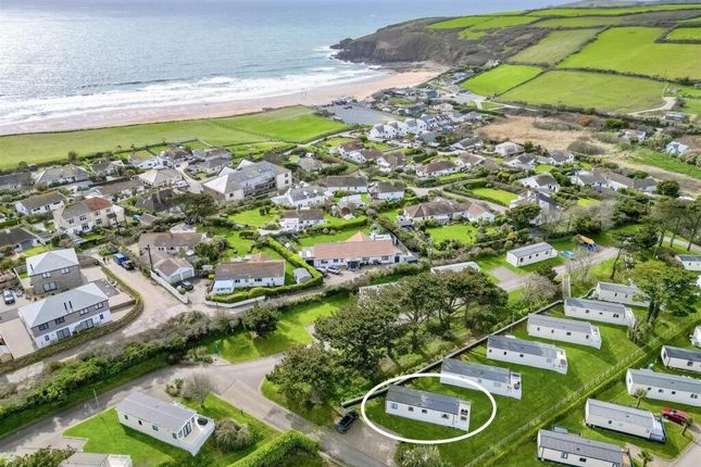 2 bed property, in Praa Sands Holiday Village, £39,950