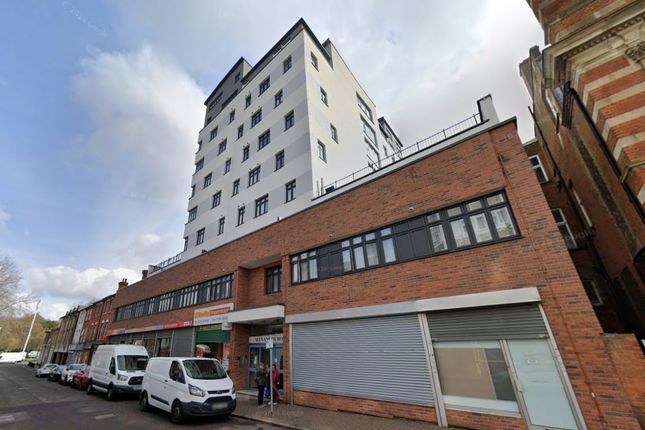 1 bed property, in Flat 24 Alexander House, £90,000