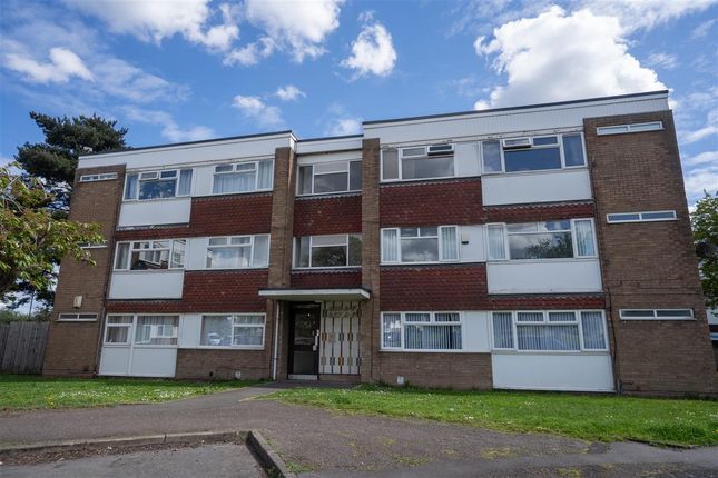 2 bed property, in Stratford Road, £155,000
