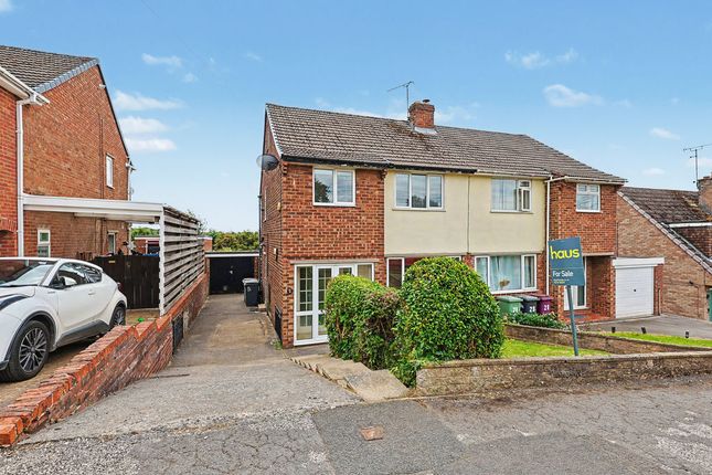 3 bed property, in Parkland Drive, £230,000