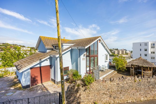3 bed property, in St. Lukes Road North, £410,000