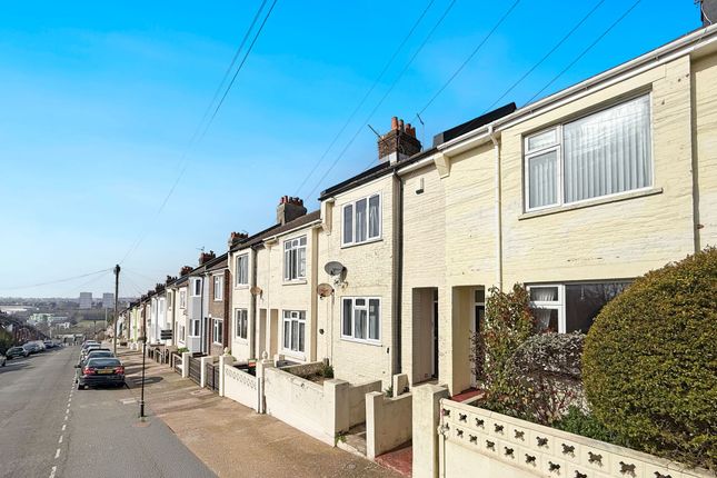 1 bed property, in Ladysmith Road, £220,000