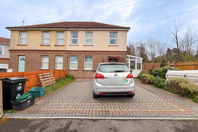 2 bed property, in Thiery Road, £225,000