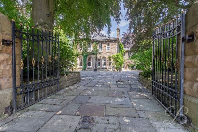6 bed property, in Crow Hill Drive, £690,000