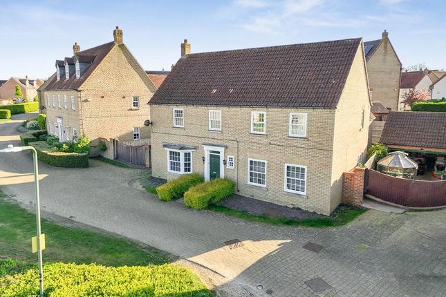 5 bed property, in Bridgnorth Drive, £790,000
