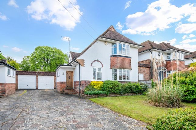 3 bed property, in Great Tattenhams, £650,000