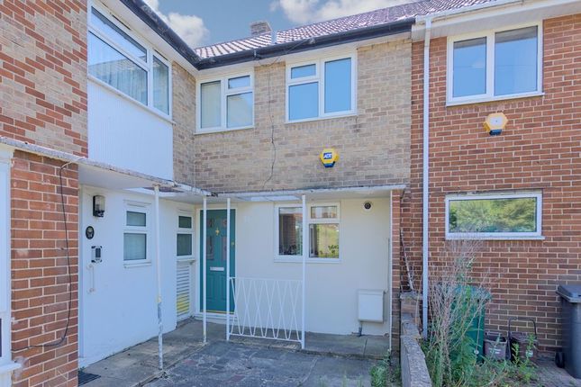 2 bed property, in St. Stephens Road, £499,995