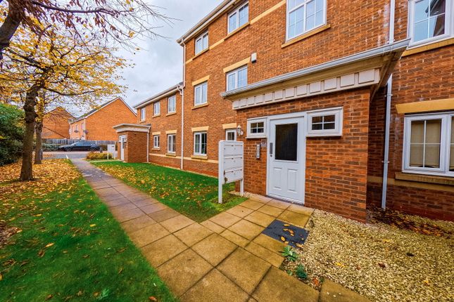 2 bed property, in Scott Street, £110,000