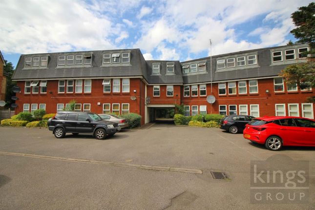 1 bed property, in Trinity Lane, £175,000