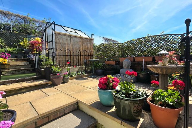 2 bed property, in Church Road, £230,000
