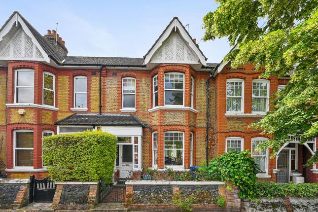 3 bed property, in Overdale Road, £925,000