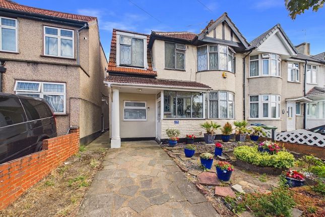 4 bed property, in Somervell Road, £695,000