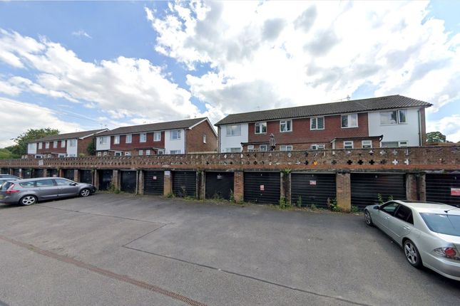 Studio, in 1-12 Headley Court, £20,000
