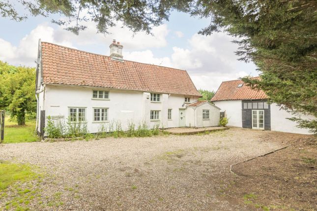 4 bed property, in Ipswich Road, £500,000