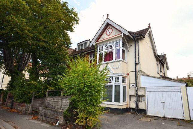 1 bed property, in 16 St. Clements Road, £150,000
