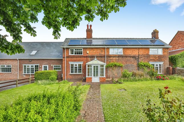 6 bed property, in Commonside, £550,000