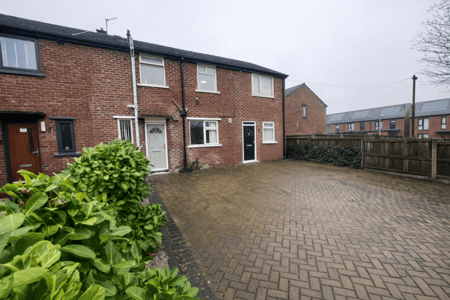 4 bed property, in Aylesbury Close, £310,000