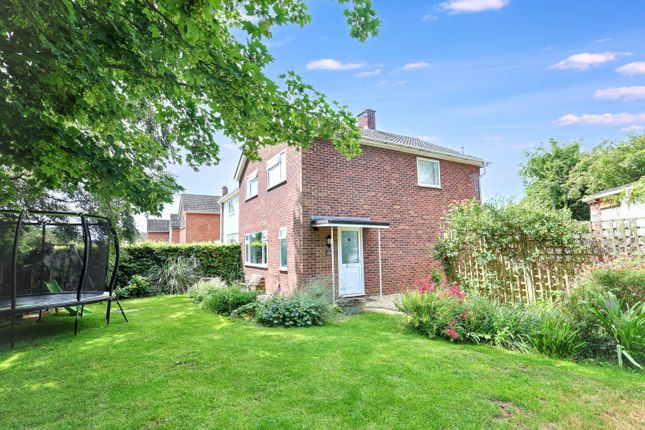 3 bed property, in 21 Elm Tree Walk Shippon, £450,000