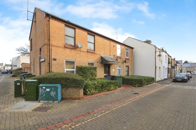 1 bed property, in Whalley Street, £110,000