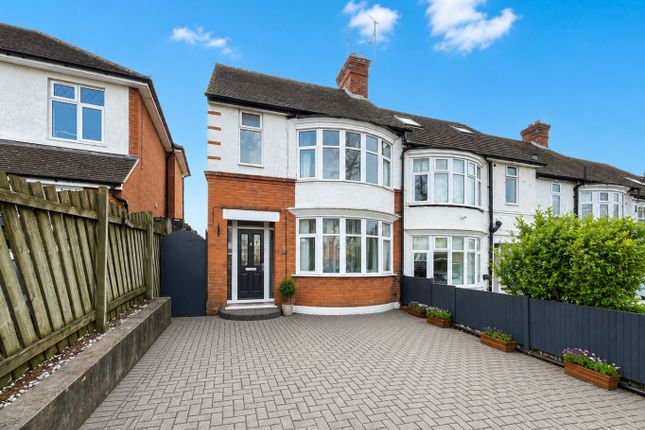 3 bed property, in Wardown Crescent, £350,000