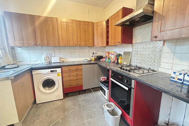 2 bed property, in Foundry Street, £59,950