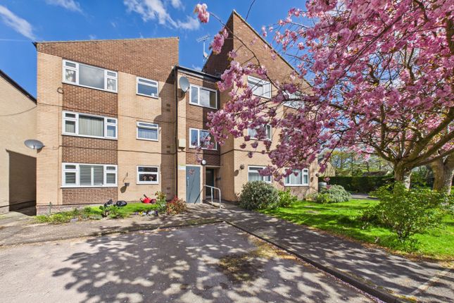 1 bed property, in Cypress Avenue, £100,000