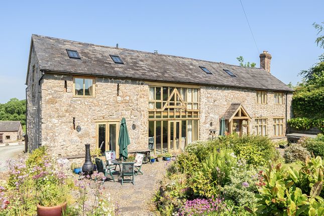 4 bed property, in Oak Barn, £500,000