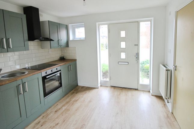 3 bed property, in Parsons Close, £160,000