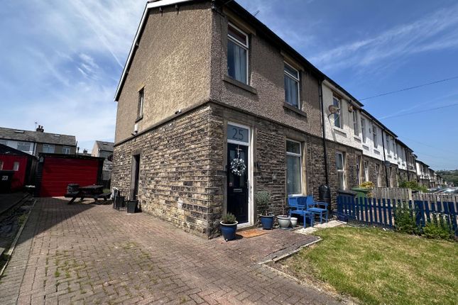 3 bed property, in Dalton Green Lane, £175,000