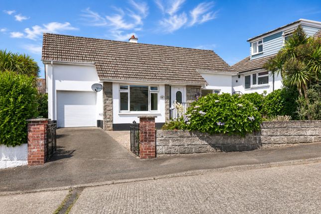 2 bed property, in Andrew Road, £300,000