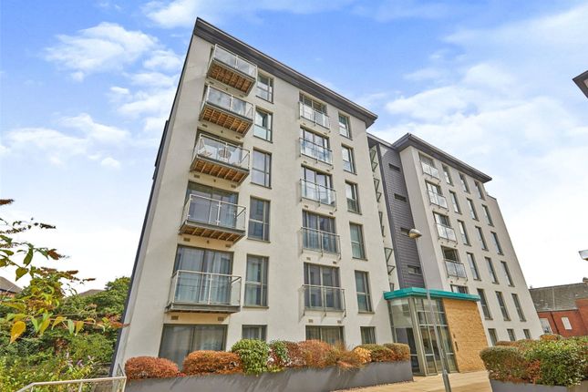 1 bed property, in Full Street, £115,000