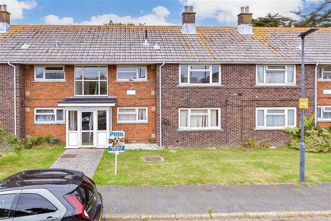 2 bed property, in Crossway, £125,000