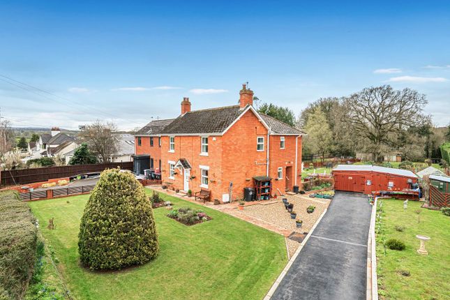 3 bed property, in Honiton Road, £550,000
