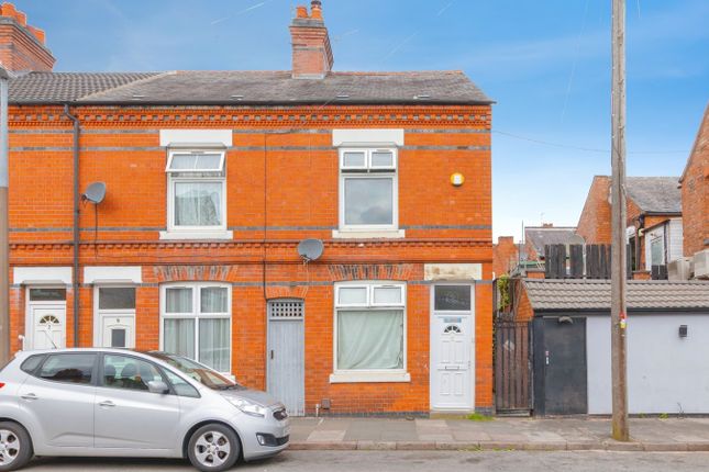 3 bed property, in Kingston Road, £230,000