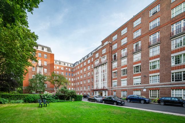2 bed property, in Eyre Court, £760,000