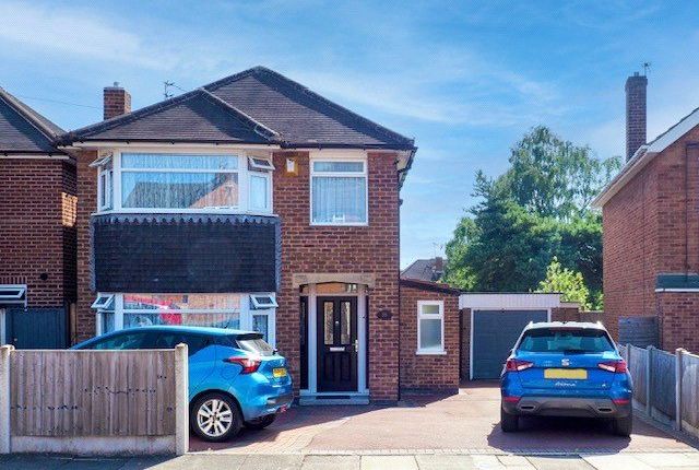 3 bed property, in Warrender Close, £425,000